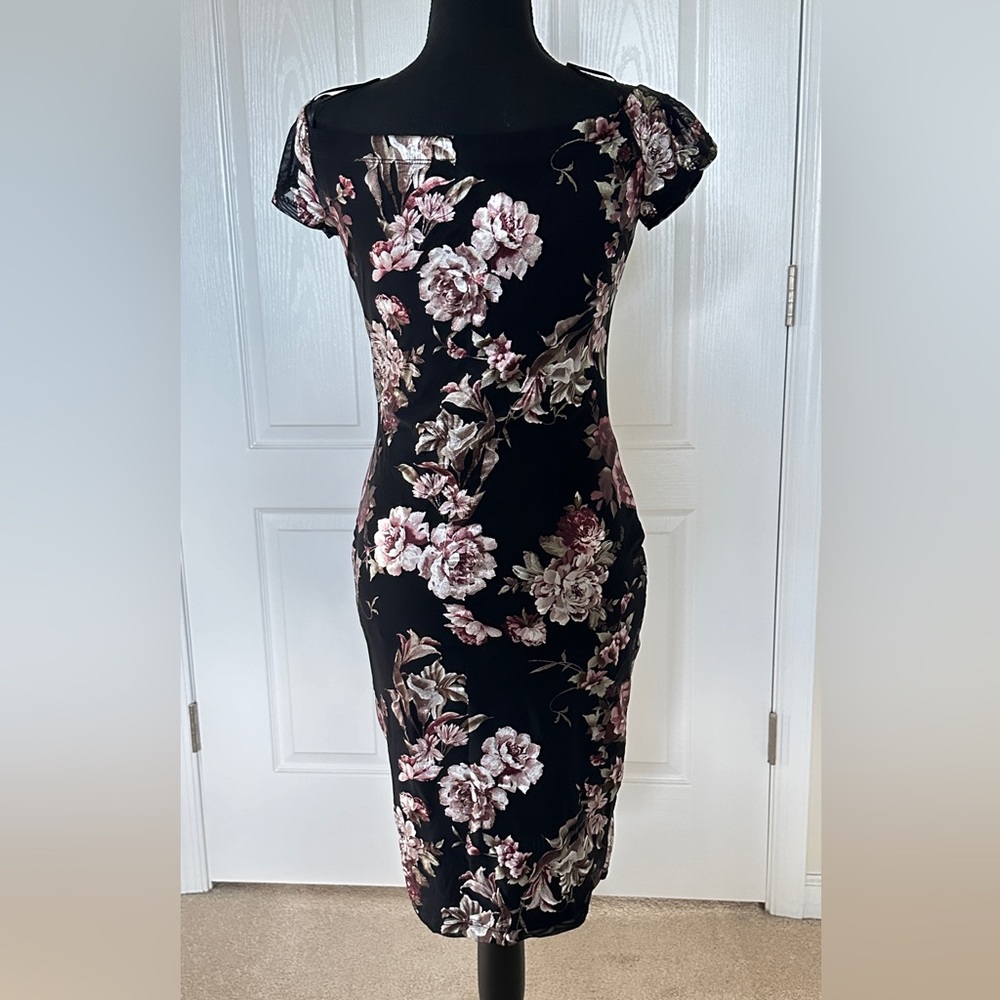 Guess- DALIAH FOIL OFF SHLDR DRESS -Size M